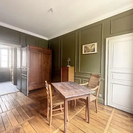 Dom wakacyjny Maison De Maitre Plein Centre *