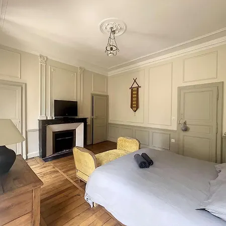 Maison De Maitre Plein Centre * Монлюсон